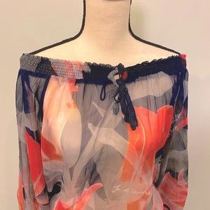 Desigual on/off-shoulder “love stories” blouse